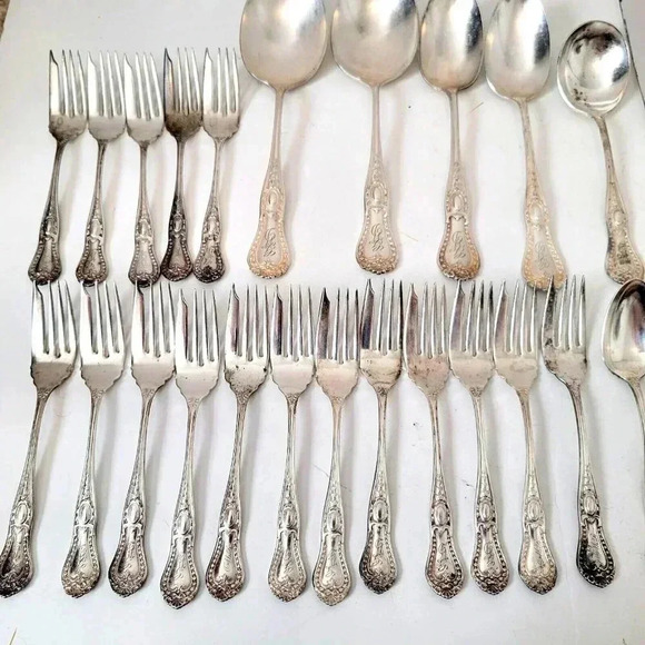 E.H.H. Smith Silver Co Marie Antoinette Silverplate Set of 40 1900's Mon… - Picture 7 of 10